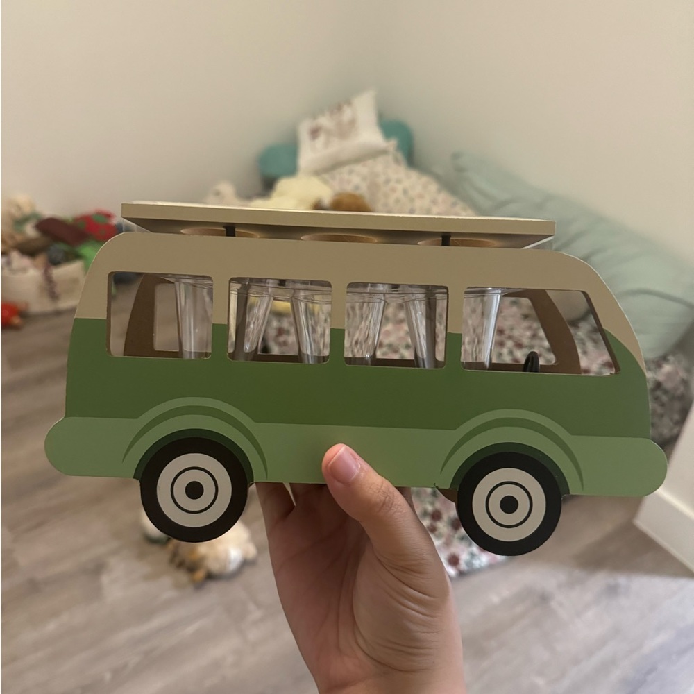 Target shot glass van decor/holder, new in packaging